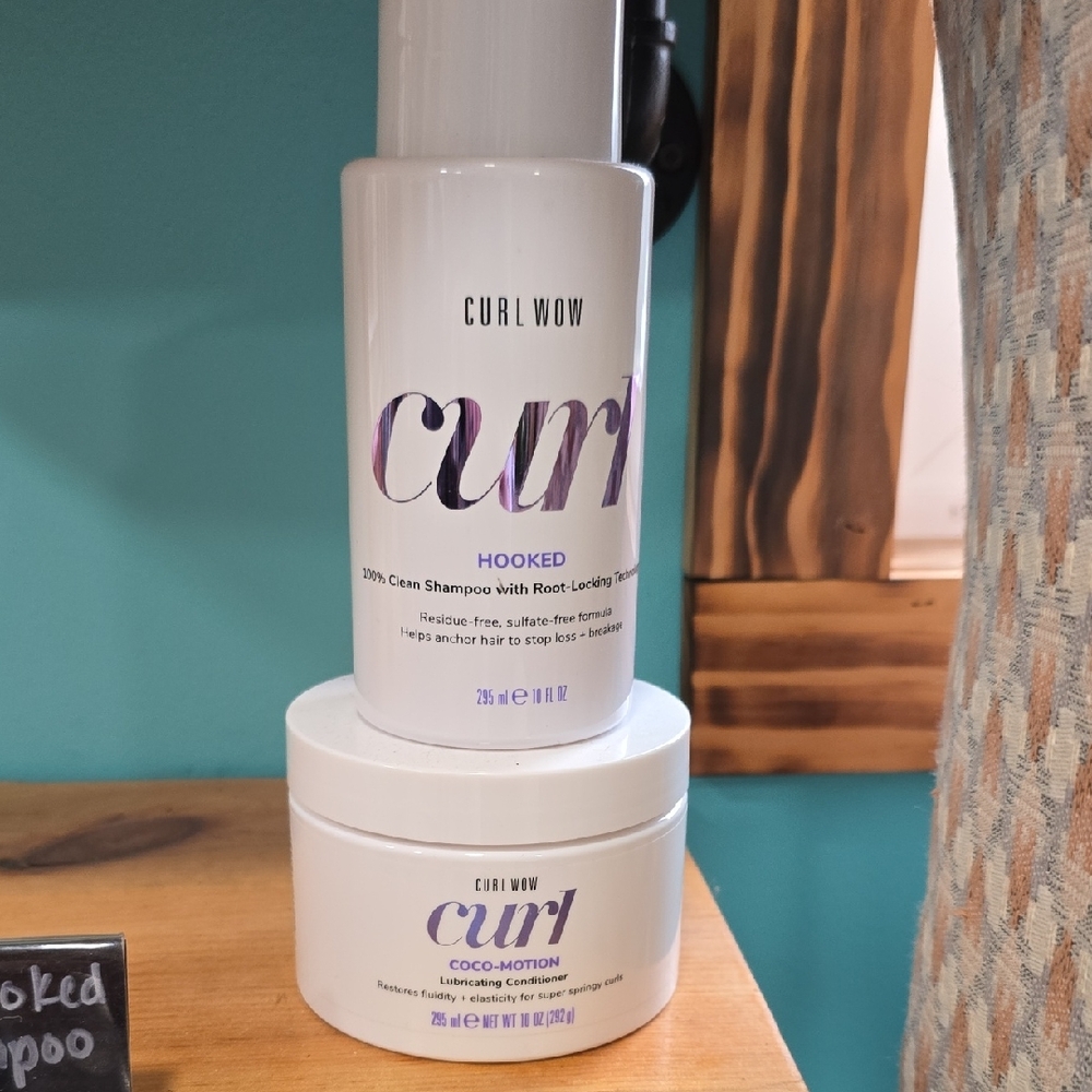 Curl Wow Hooked Shampoo and Coco-Motion Lubricating Conditioner Set